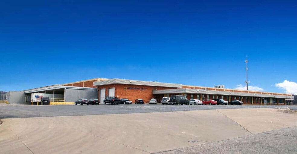 26801 Fargo Ave, Bedford Heights, OH for lease - Building Photo - Image 2 of 6