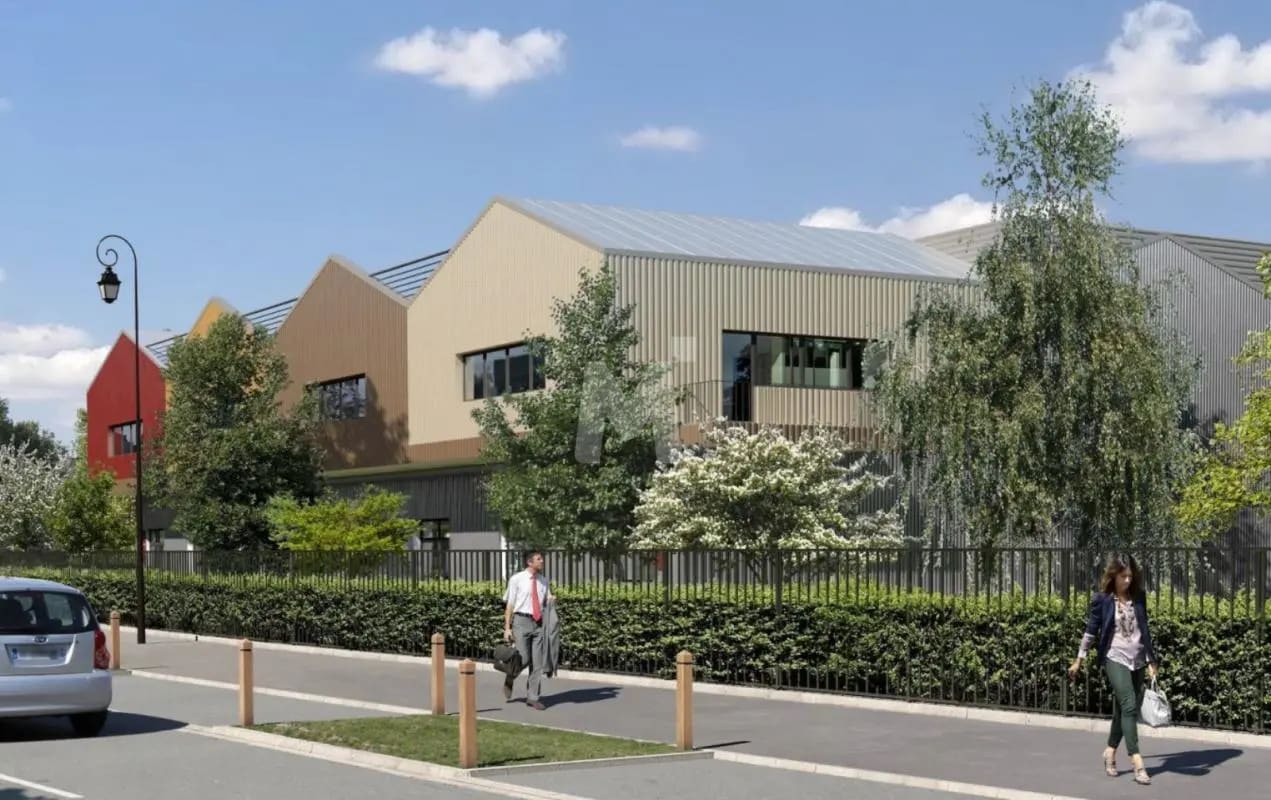 Flex in Montgeron for sale Building Photo- Image 1 of 6