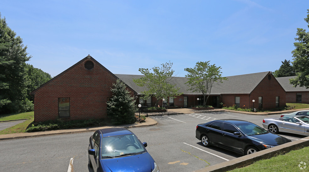 3042 Berkmar Dr, Charlottesville, VA for lease - Building Photo - Image 2 of 12