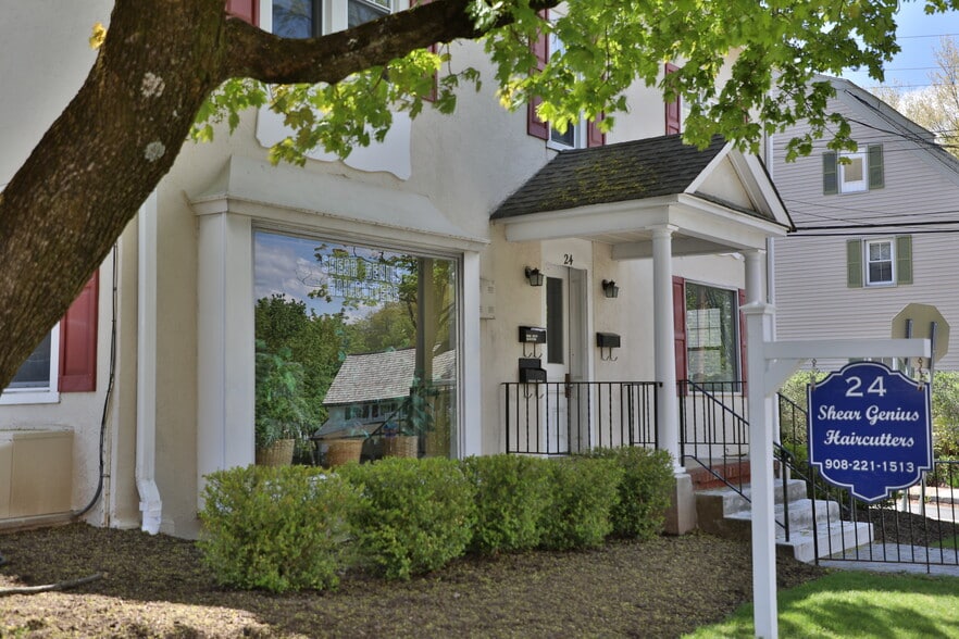 24 W Oak St, Basking Ridge, NJ for sale - Building Photo - Image 1 of 1