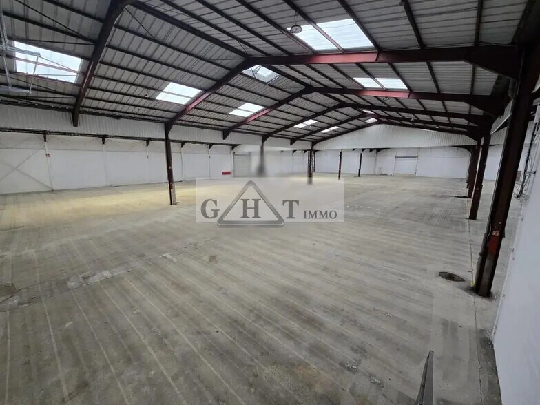 Office in Le Mesnil-Amelot for lease - Building Photo - Image 3 of 8