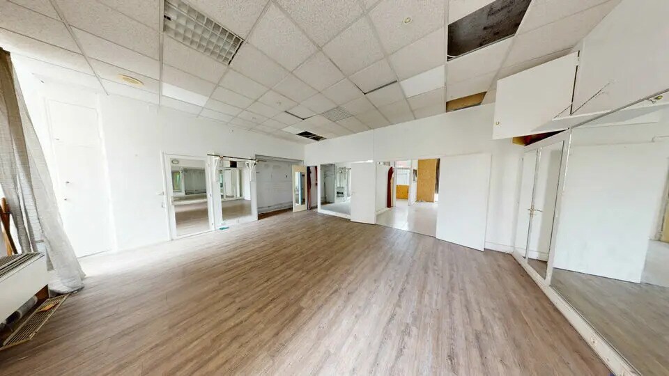 Retail in Nice for sale Interior Photo- Image 1 of 6