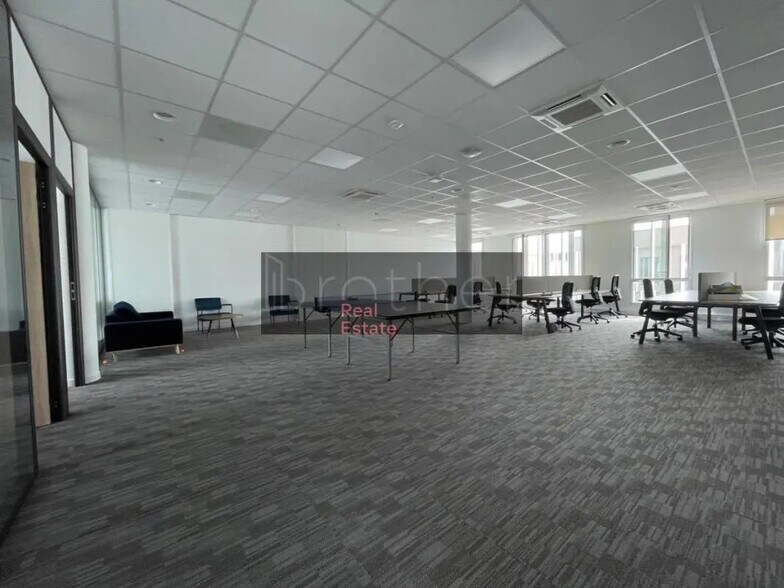 Office in Bruges for lease - Building Photo - Image 2 of 7