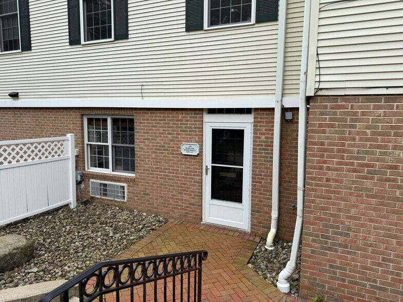 255 Park Pl, Chagrin Falls, OH for sale - Building Photo - Image 2 of 7