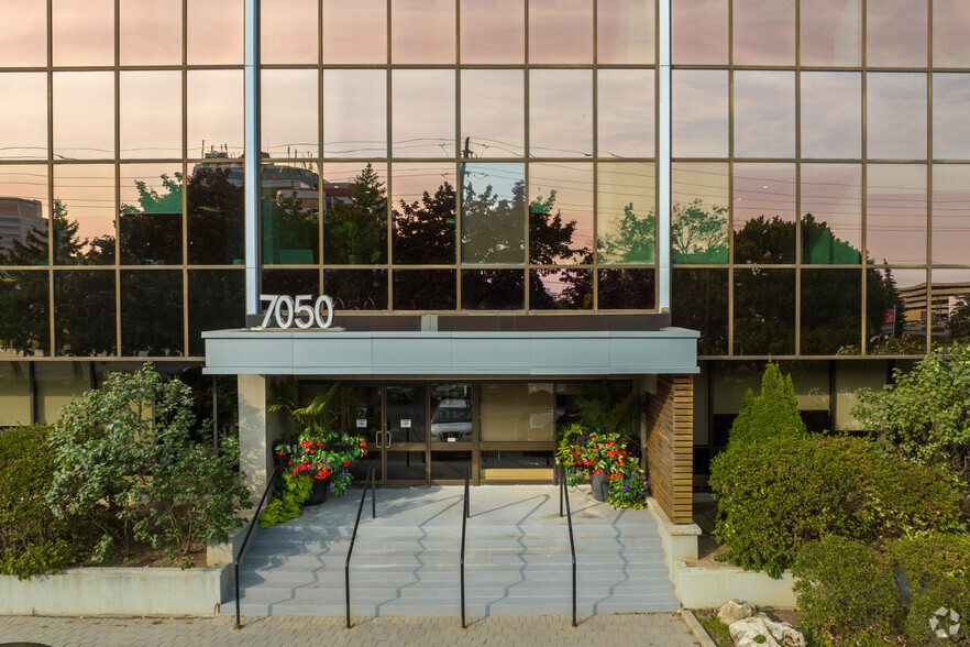 7050 Woodbine Ave, Markham, ON for lease - Building Photo - Image 3 of 5