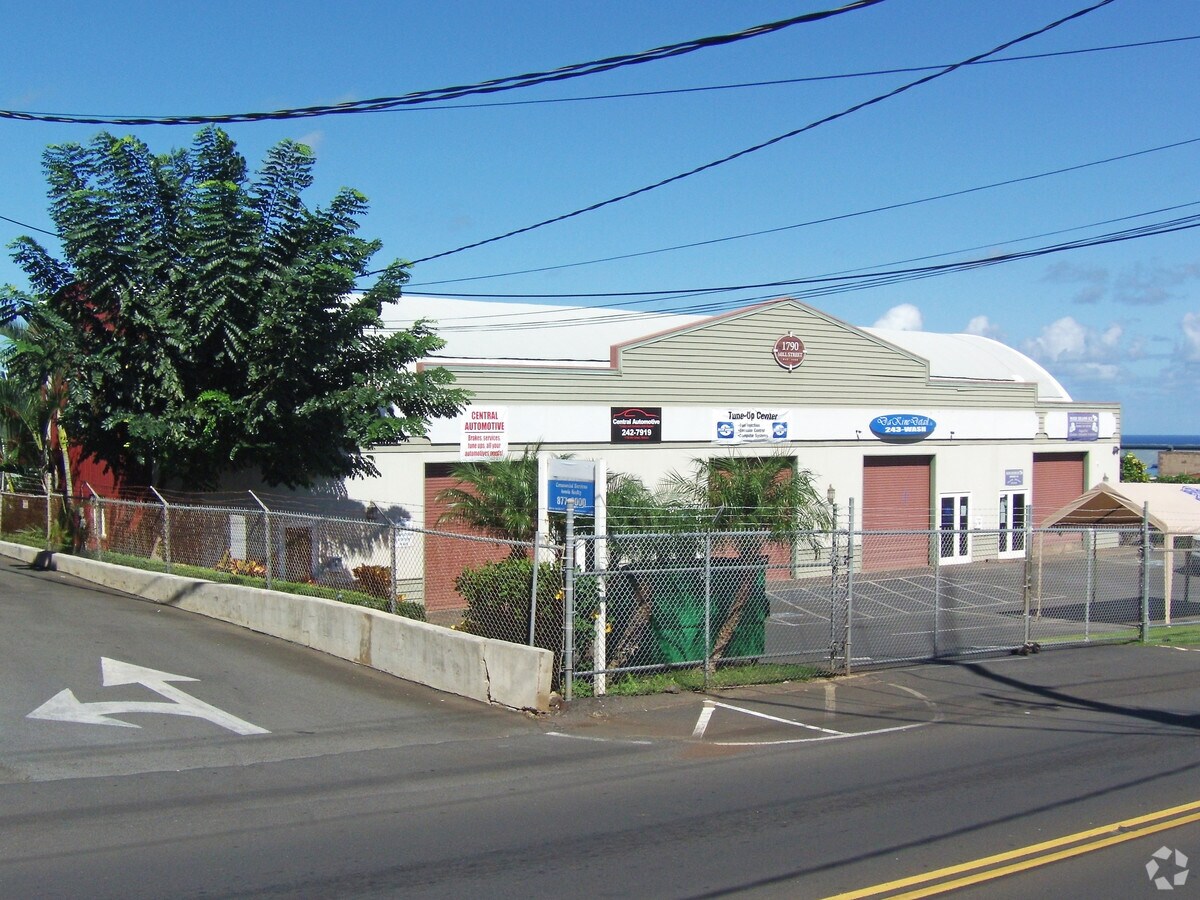 1790 Mill St, Wailuku, HI 96793