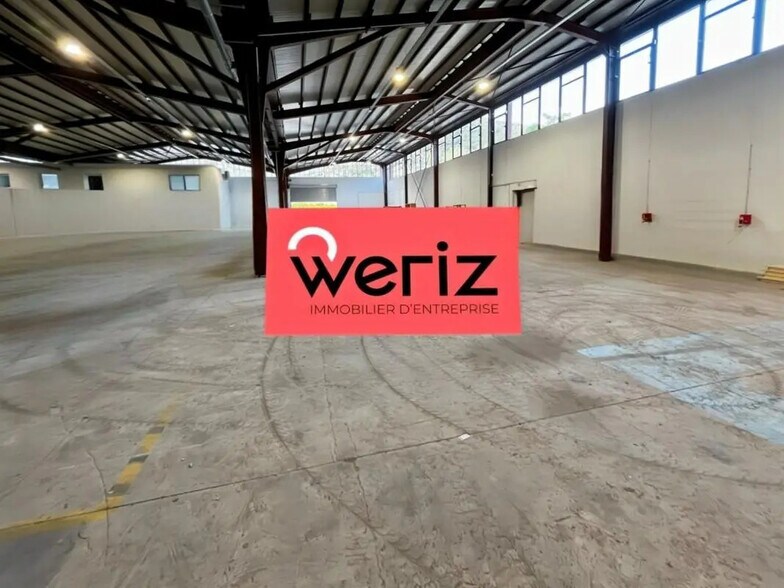 Flex in Aubagne for lease - Interior Photo - Image 3 of 10