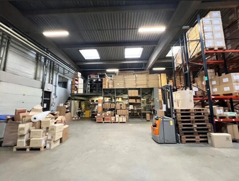 Office in L'HAY-LES-ROSES for lease - Interior Photo - Image 2 of 11