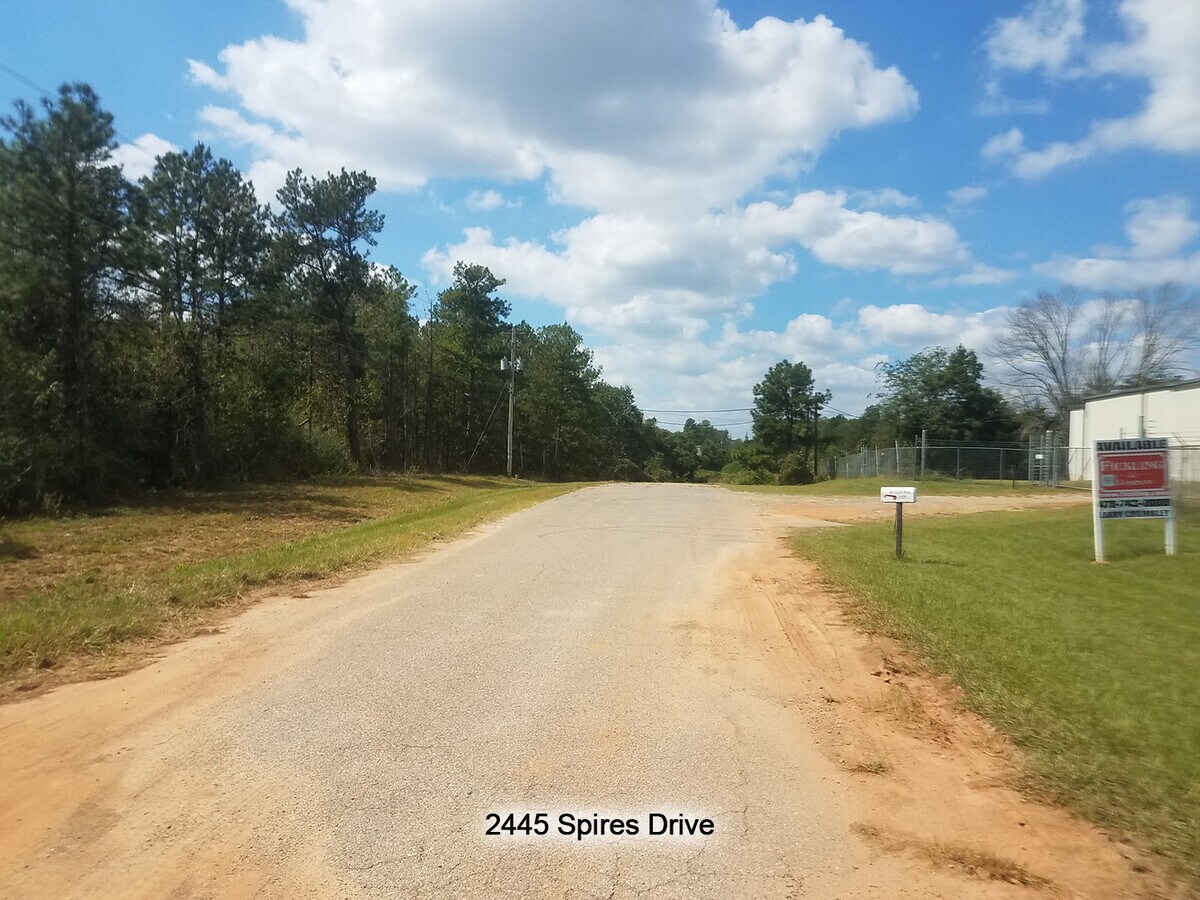 2445 Spires Dr, Macon, GA 31216