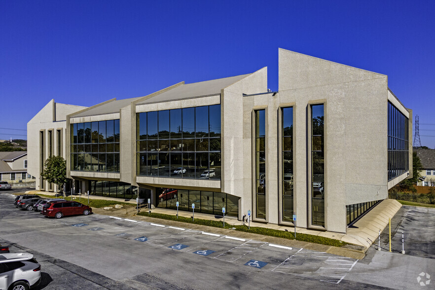 4204 Gardendale St, San Antonio, TX for sale - Primary Photo - Image 1 of 6