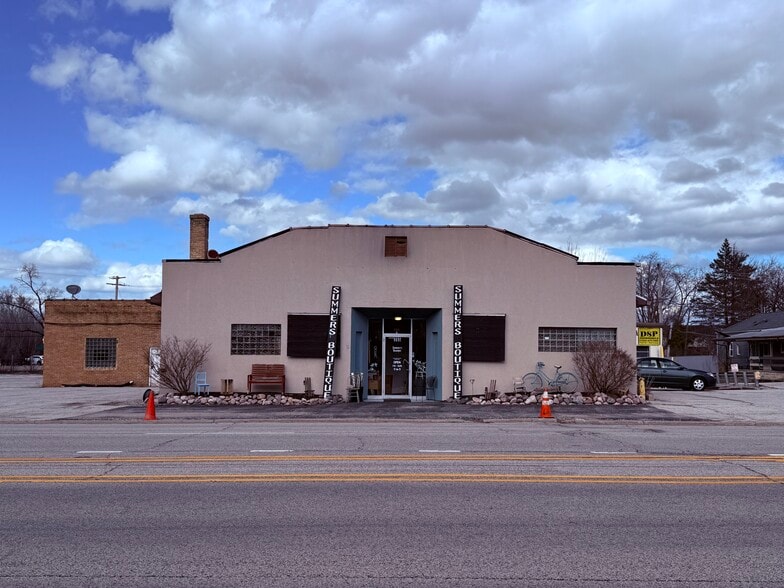 Barron Blvd, Grayslake, IL for lease - Building Photo - Image 1 of 22