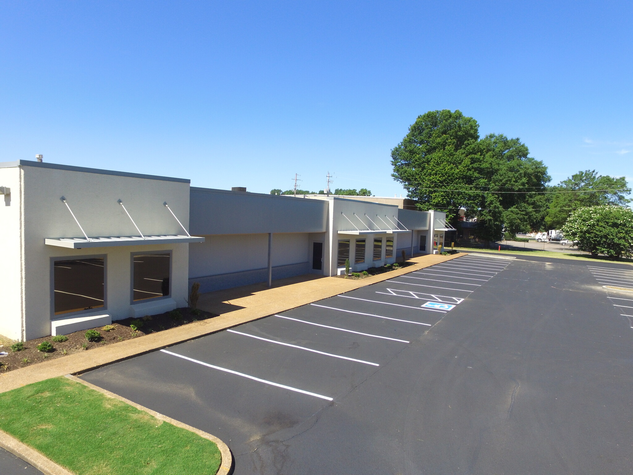 1555 Three Pl, Memphis, TN for lease Building Photo- Image 1 of 6