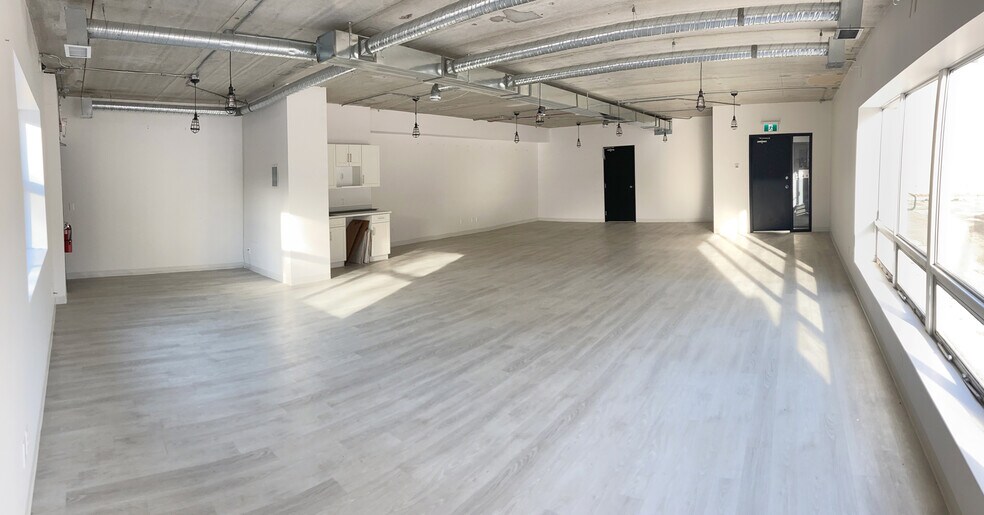 9715 Horton Rd SW, Calgary, AB T2V 2X4