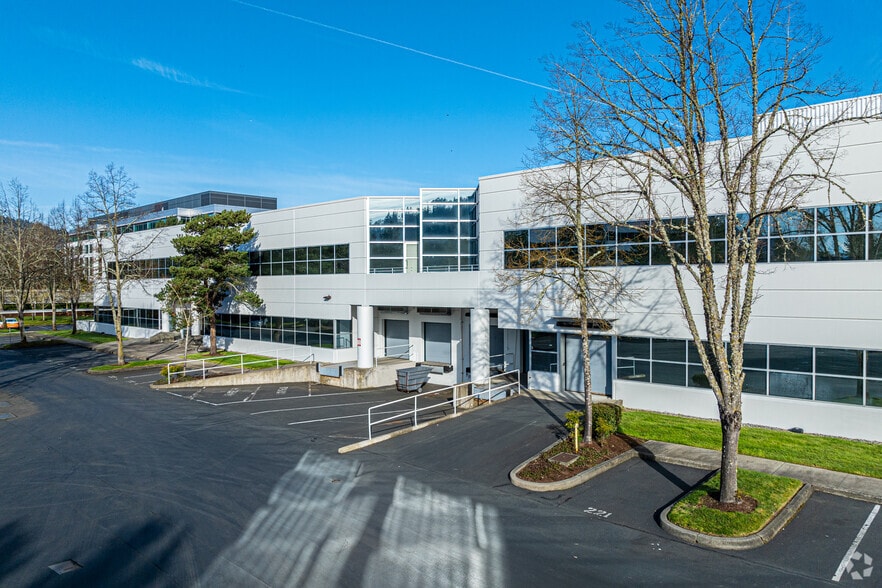 22011 SE 51st St, Issaquah, WA for sale - Building Photo - Image 1 of 6