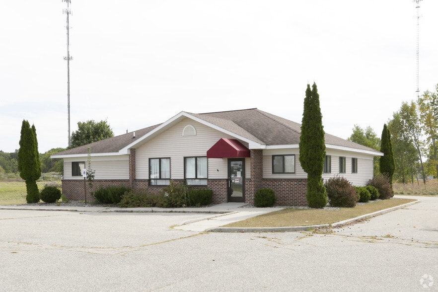 8776 E Howard City Edmore Rd, Vestaburg, MI 48891