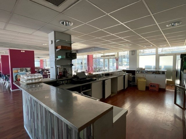 Retail in Mérignac for lease - Interior Photo - Image 3 of 12