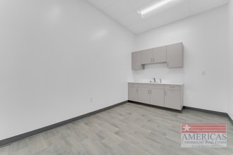 9001-9021 NW 105th Way, Miami, FL for lease Interior Photo- Image 2 of 42