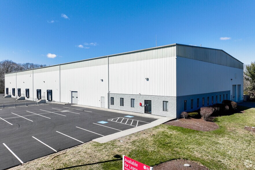 434 Elm St, Bridgewater, MA 02324