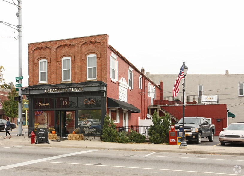 101 S Lafayette St, South Lyon, MI 48178