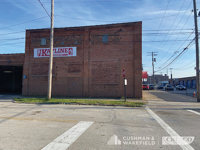 3301-3303 Lakeside Ave E, Cleveland, OH for lease - Building Photo - Image 3 of 6