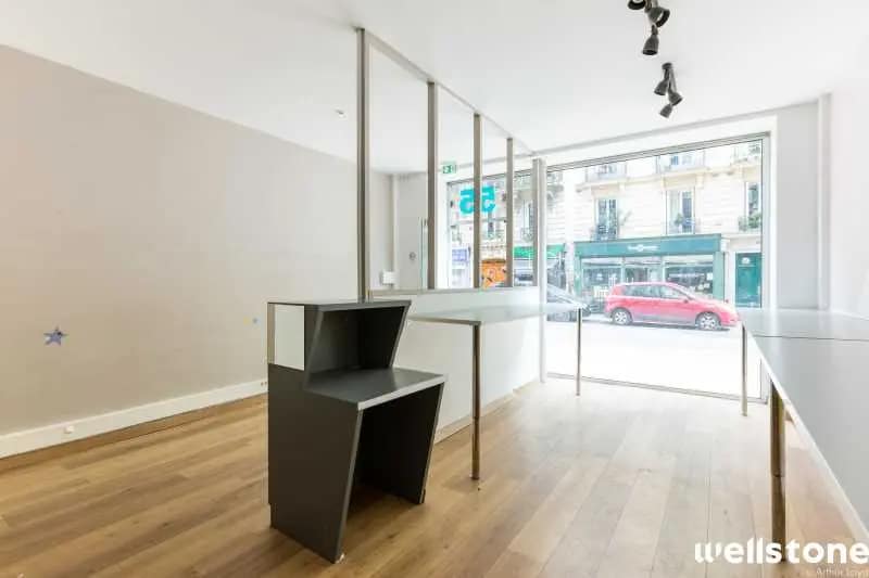 55 Rue De Maubeuge, Paris for lease Interior Photo- Image 1 of 7