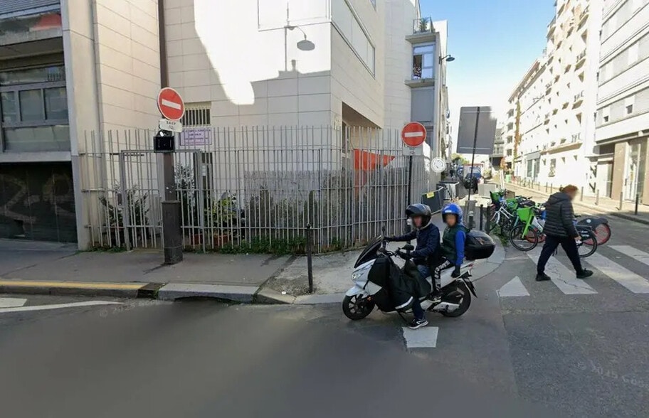 Retail in Paris for lease - Building Photo - Image 3 of 6