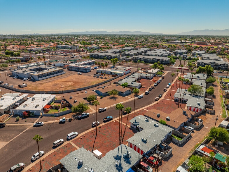 7019 N 76th Ave, Glendale, AZ for sale - Building Photo - Image 3 of 12