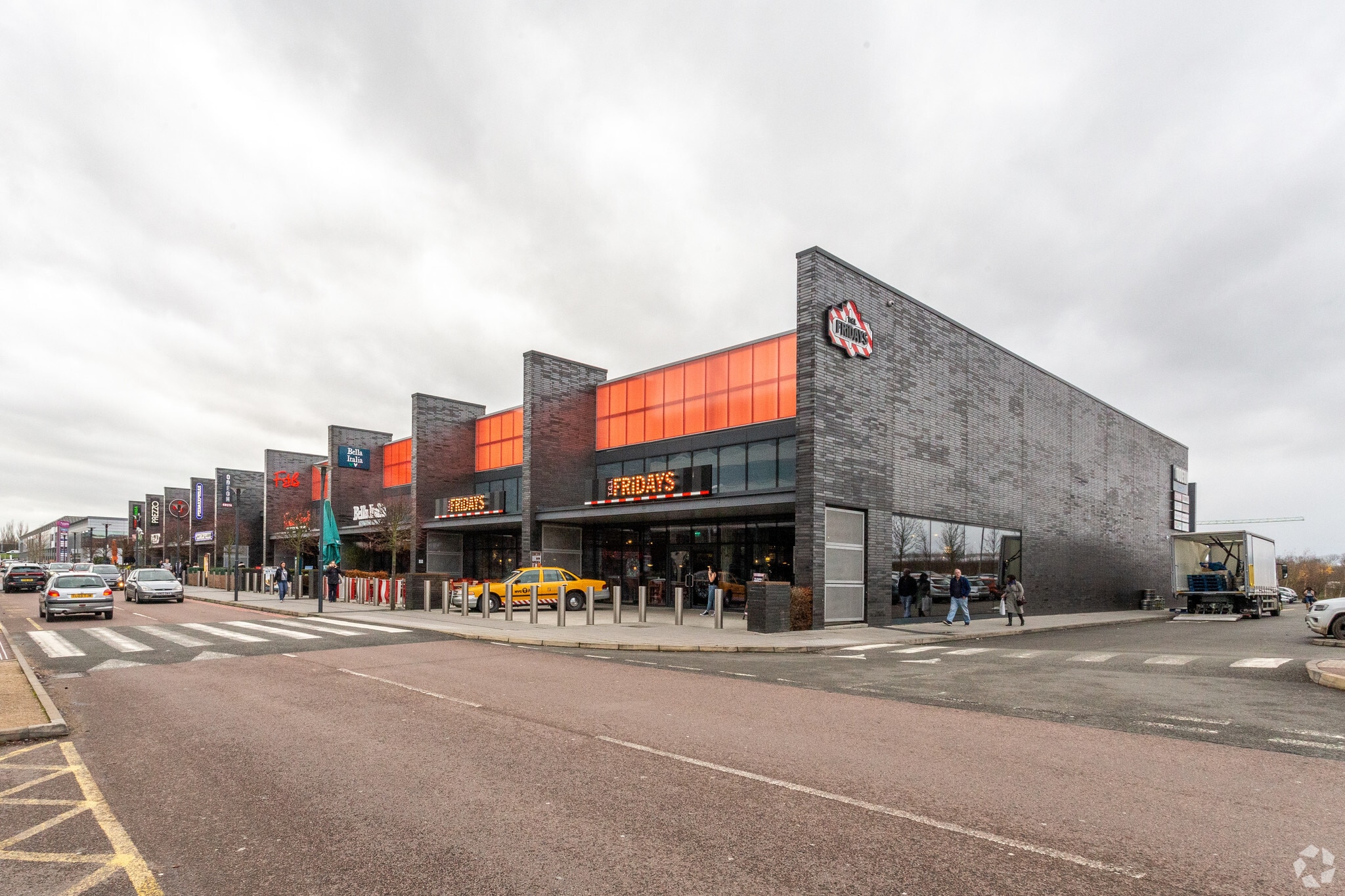 9-17 Stadium Way W, Milton Keynes for sale Primary Photo- Image 1 of 1