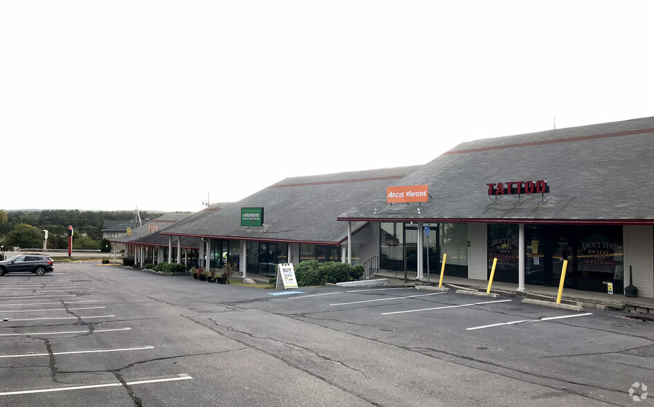 295 Daniel Webster Hwy, Nashua, NH for sale - Building Photo - Image 1 of 1