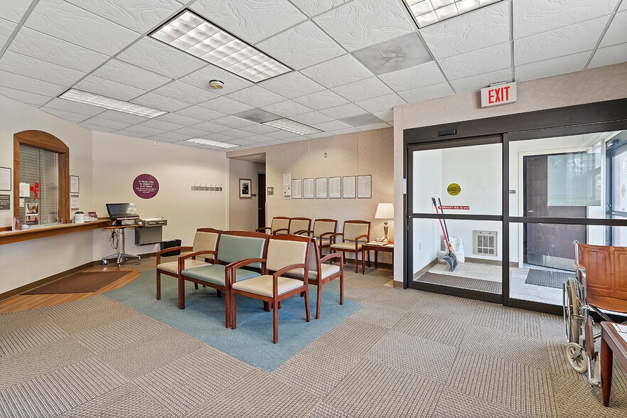 12279 State Route 30, North Huntingdon, PA for sale - Interior Photo - Image 3 of 33