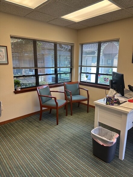 12660 World Plaza Ln, Fort Myers, FL for lease - Interior Photo - Image 3 of 18