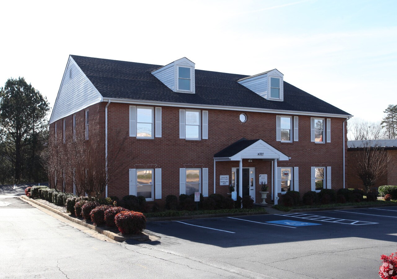 4327 Mundy Mill Rd, Oakwood, GA 30566