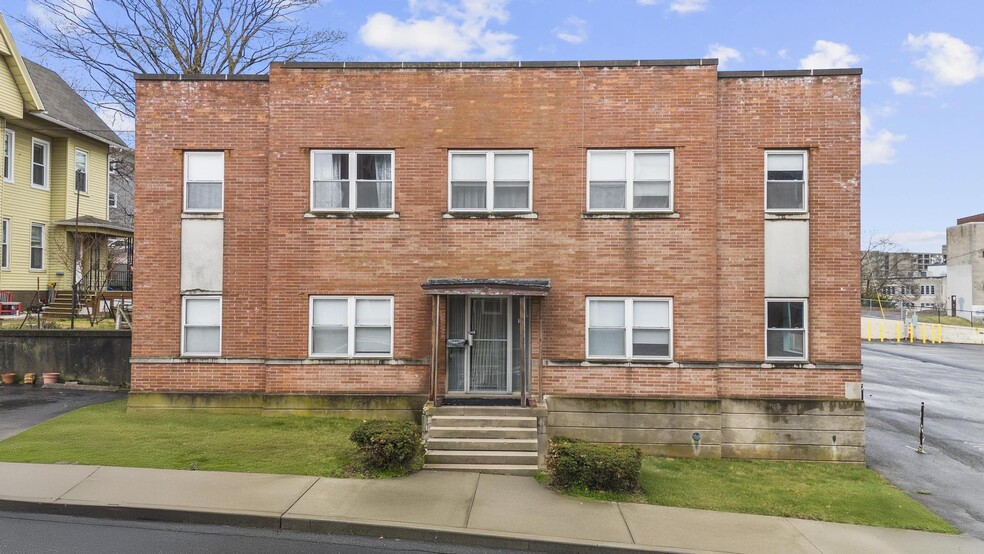 19 Goodwill Ave, Meriden, CT for sale - Primary Photo - Image 1 of 40