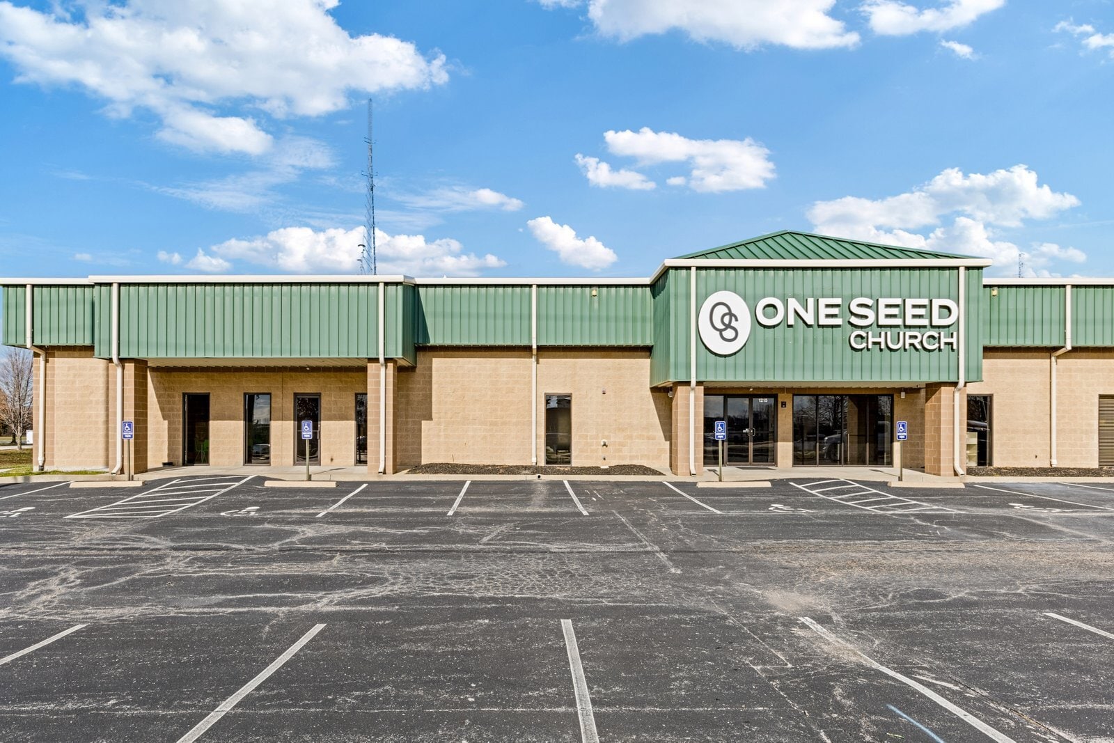 1215 Tom Ginnever Ave, O'Fallon, MO for lease Interior Photo- Image 1 of 38