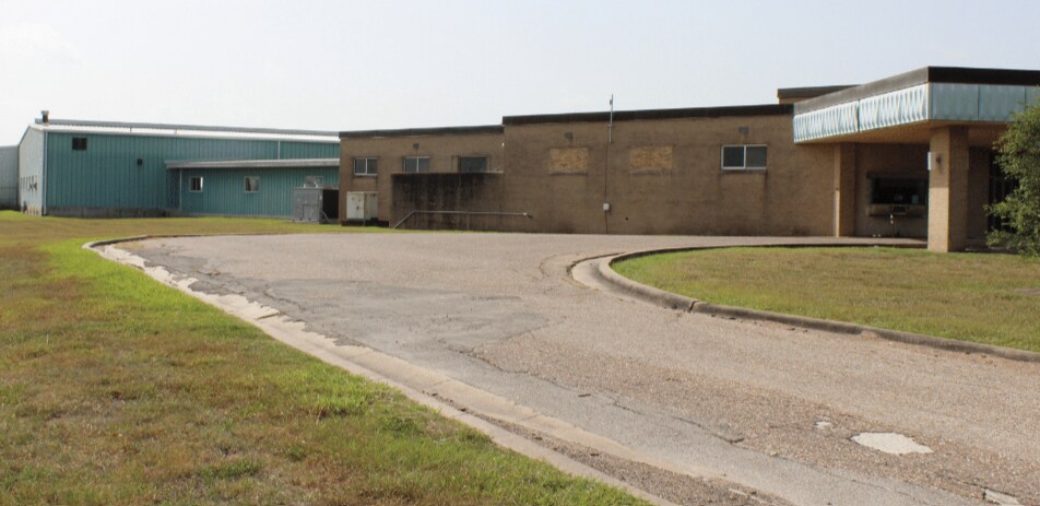 102 SW Ben Jordan St, Victoria, TX for sale Primary Photo- Image 1 of 1