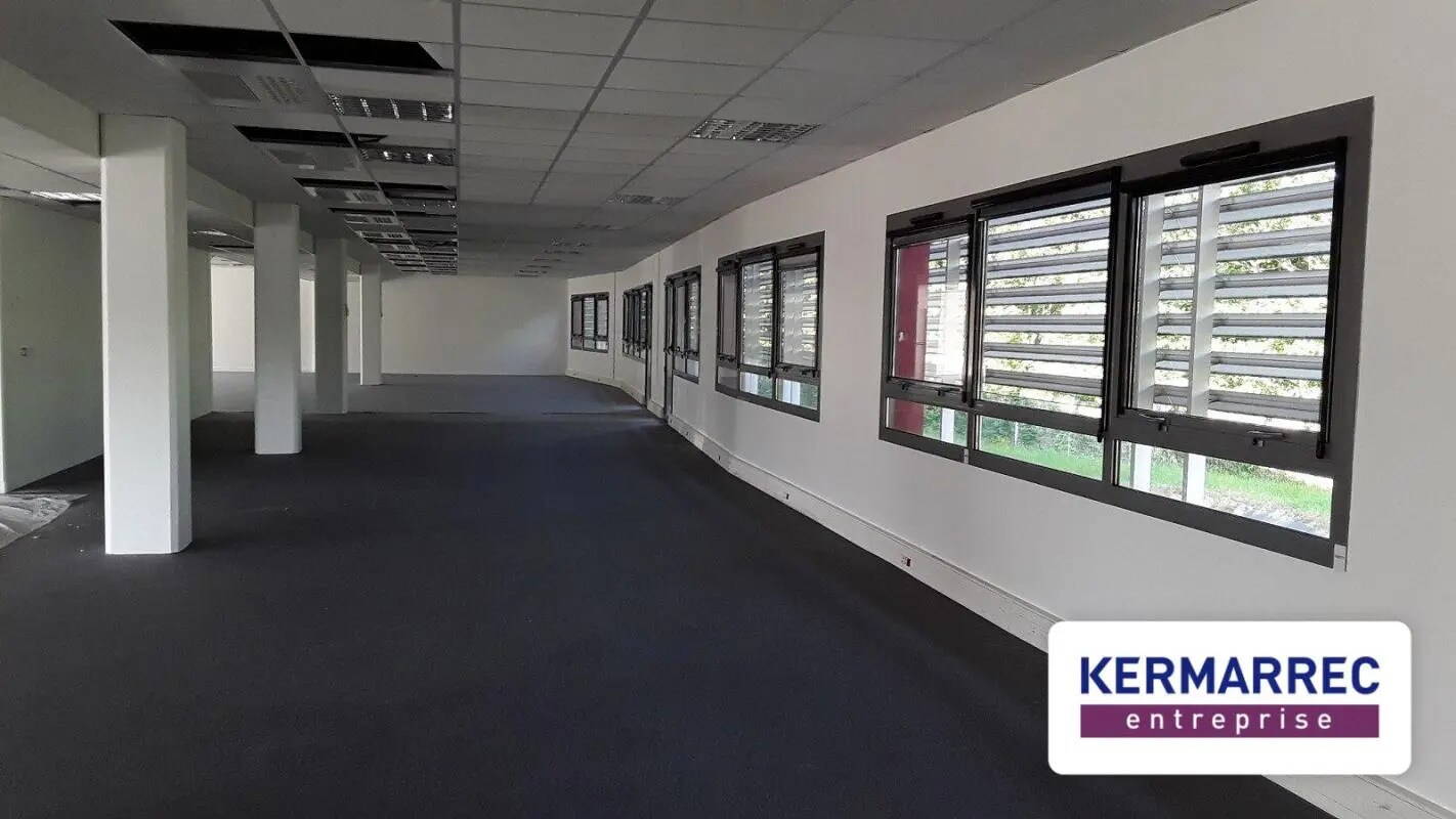 Office in Orvault for lease Interior Photo- Image 1 of 9