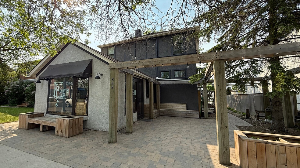 858 Corydon Av, Winnipeg, MB for sale - Building Photo - Image 1 of 9