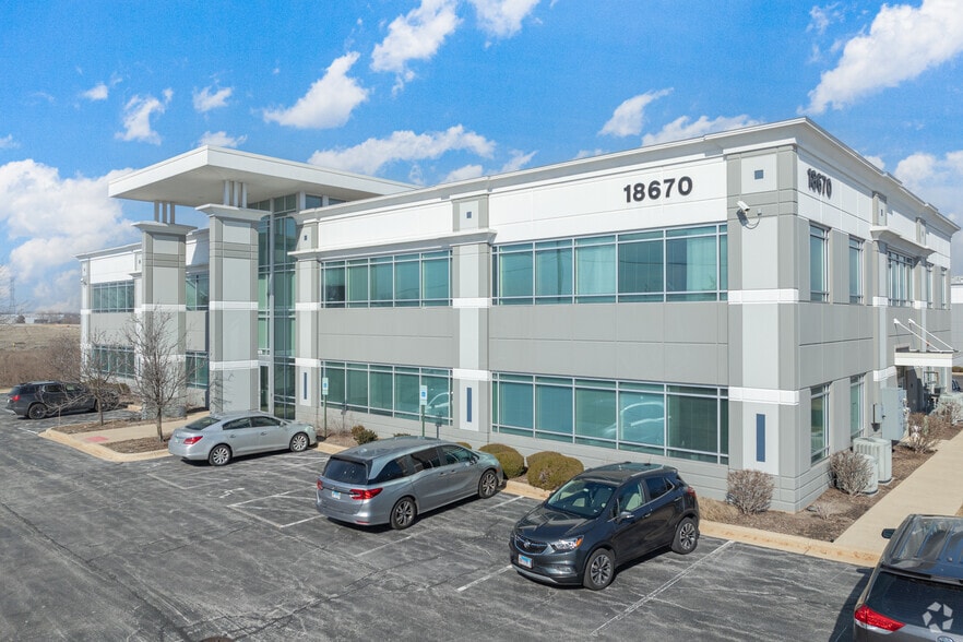 7851 W 185th St, Tinley Park, IL for sale - Primary Photo - Image 1 of 20