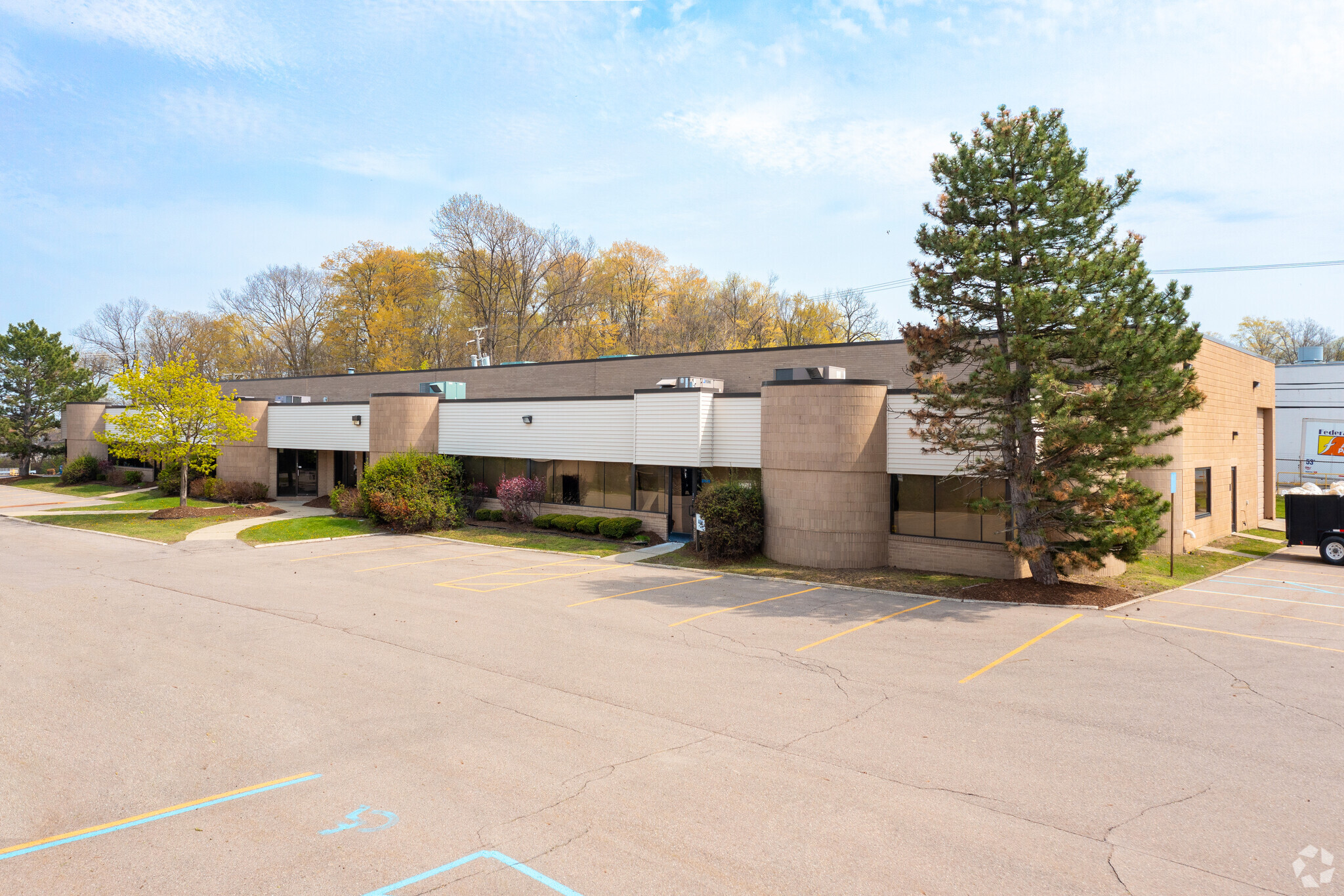 37685-37695 Interchange Drive, Farmington Hills, MI for sale Primary Photo- Image 1 of 1