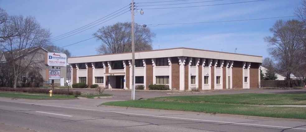 2619 Coon Rapids Blvd NW, Coon Rapids, MN for sale - Building Photo - Image 1 of 1