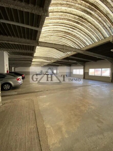 Industrial in Saint-Maur-des-Fossés for lease - Building Photo - Image 2 of 3