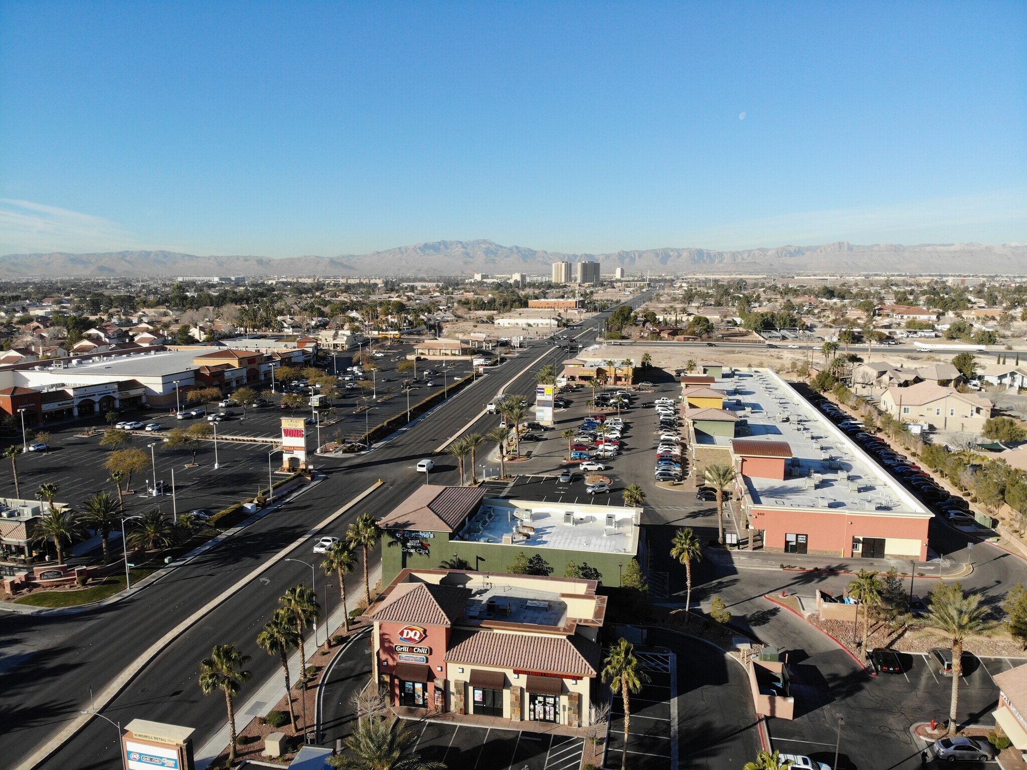 This Las Vegas Blvd Cvs Has The Best Windmill View! - v1qmbsz