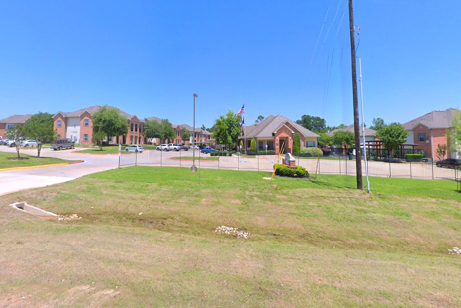 9795 FM 1097 Rd W, Willis, TX 77318 DEVELOPMENT LAND 18 ACRES