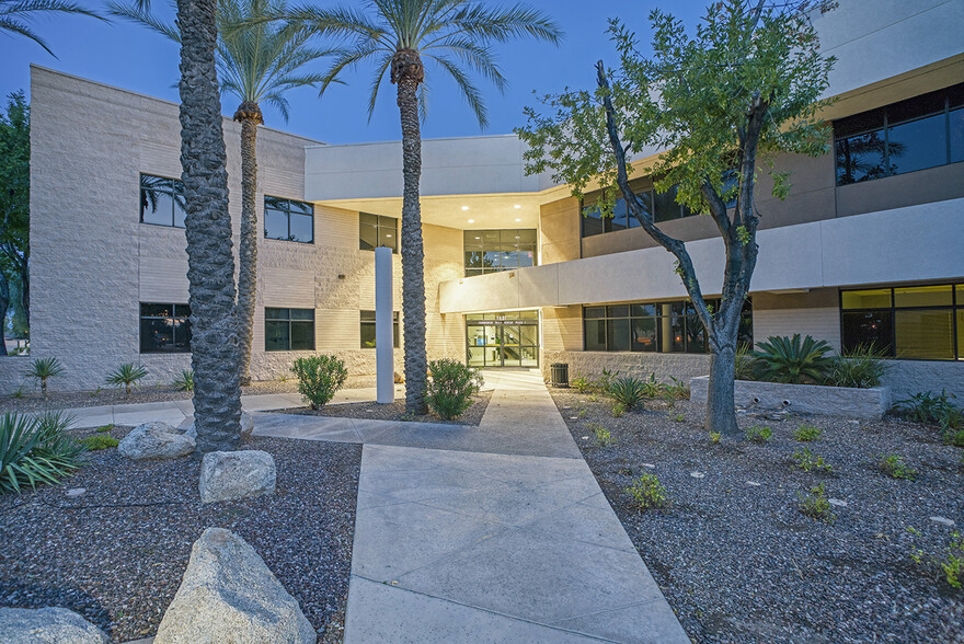 5601-5605 W Eugie Ave, Glendale, AZ for lease - Building Photo - Image 1 of 5