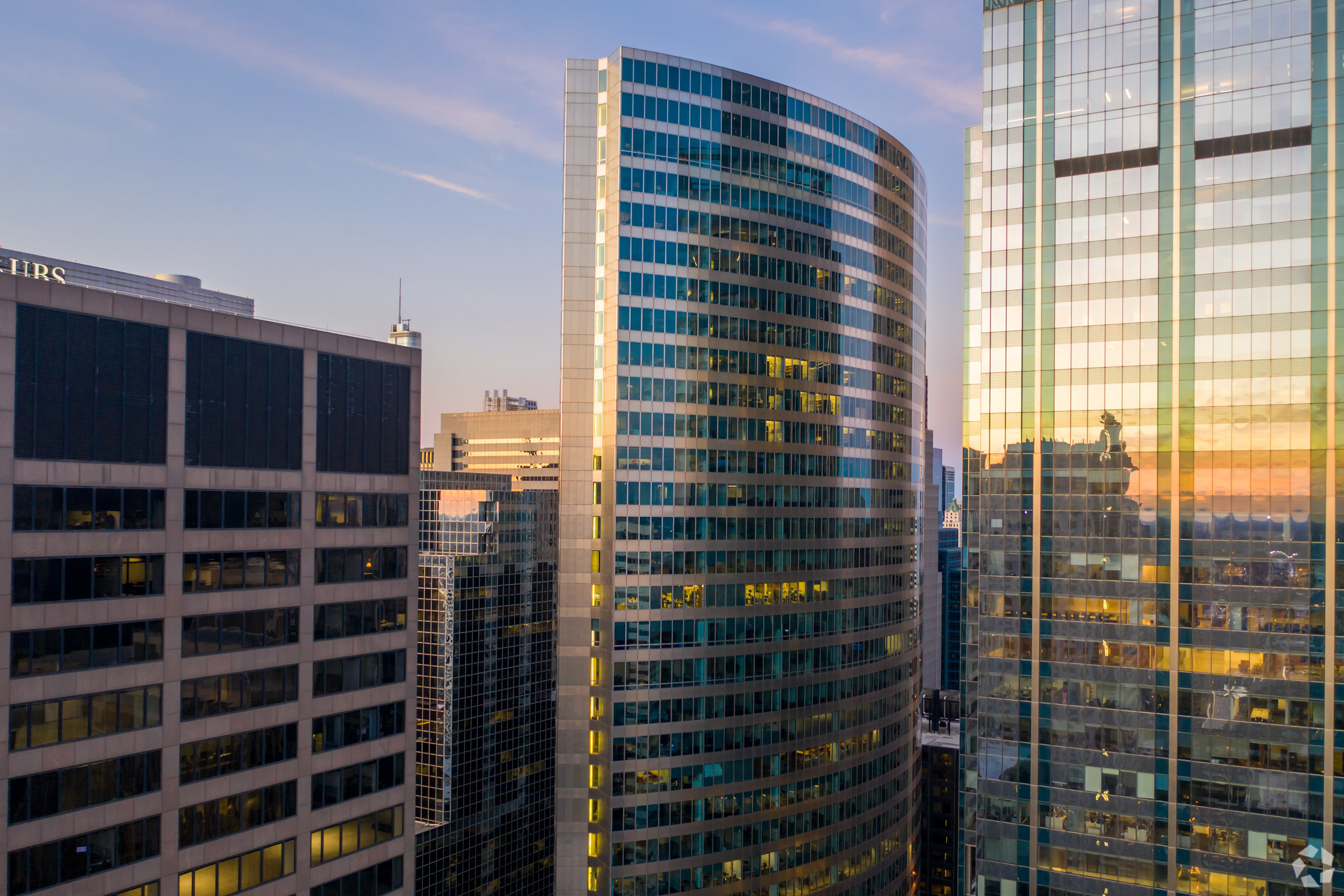 71 E Upper Wacker Dr: Prestigious Office Space In The Heart Of Chicago