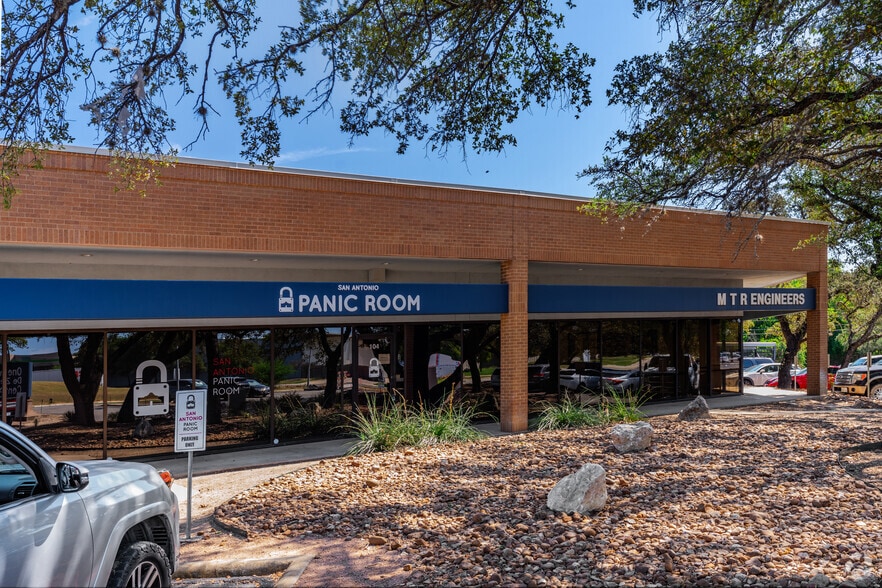 12770 Cimarron Path, San Antonio, TX for lease - Building Photo - Image 3 of 6