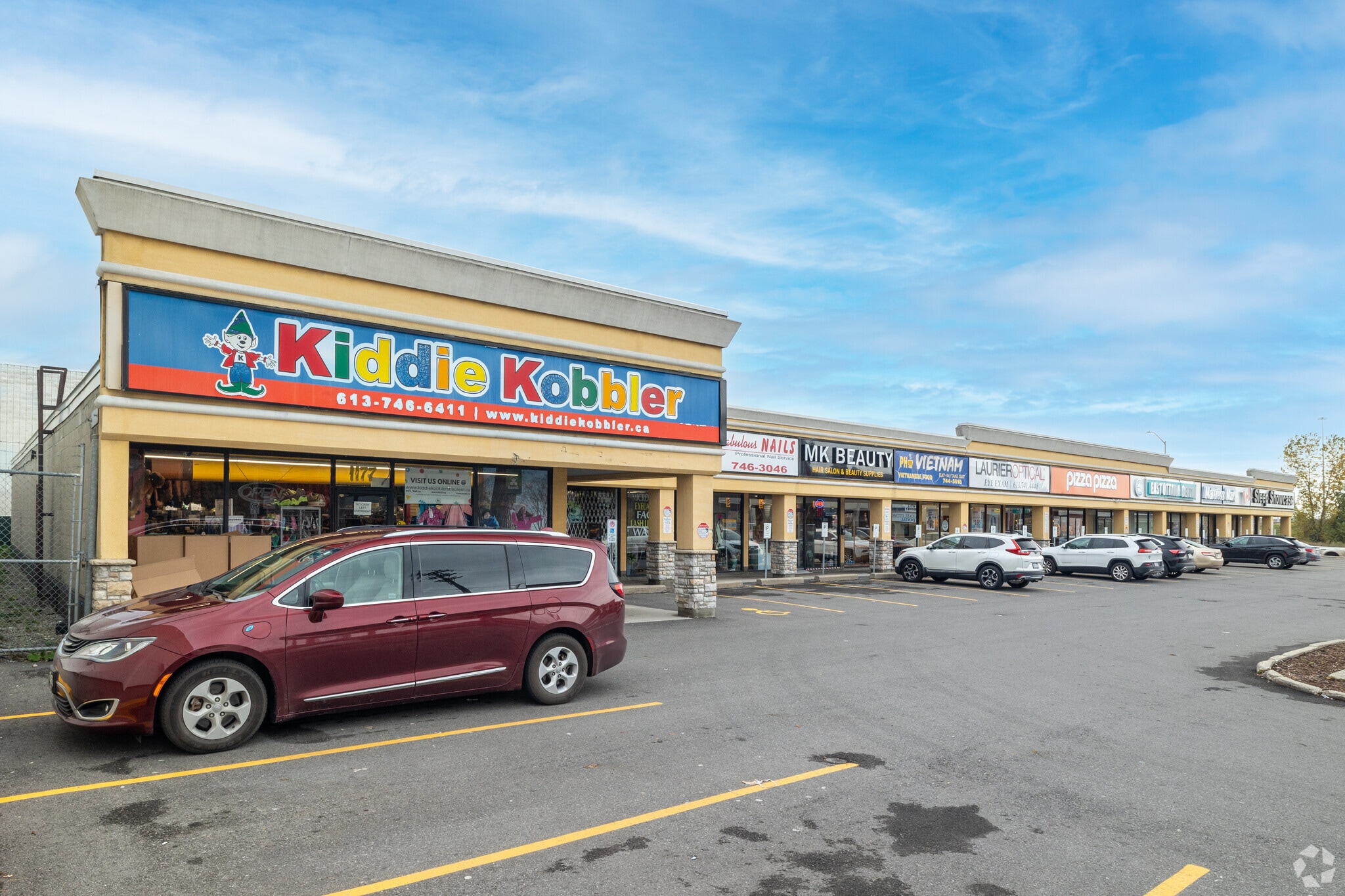 1171-1195 St Laurent Blvd, Ottawa, ON for lease Primary Photo- Image 1 of 4