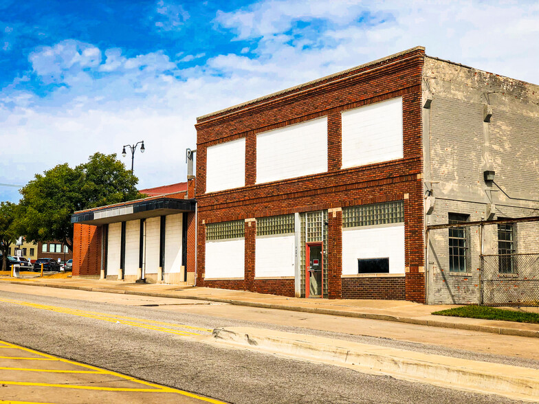 11 NW 8th St, Oklahoma City, OK for lease - Building Photo - Image 1 of 10