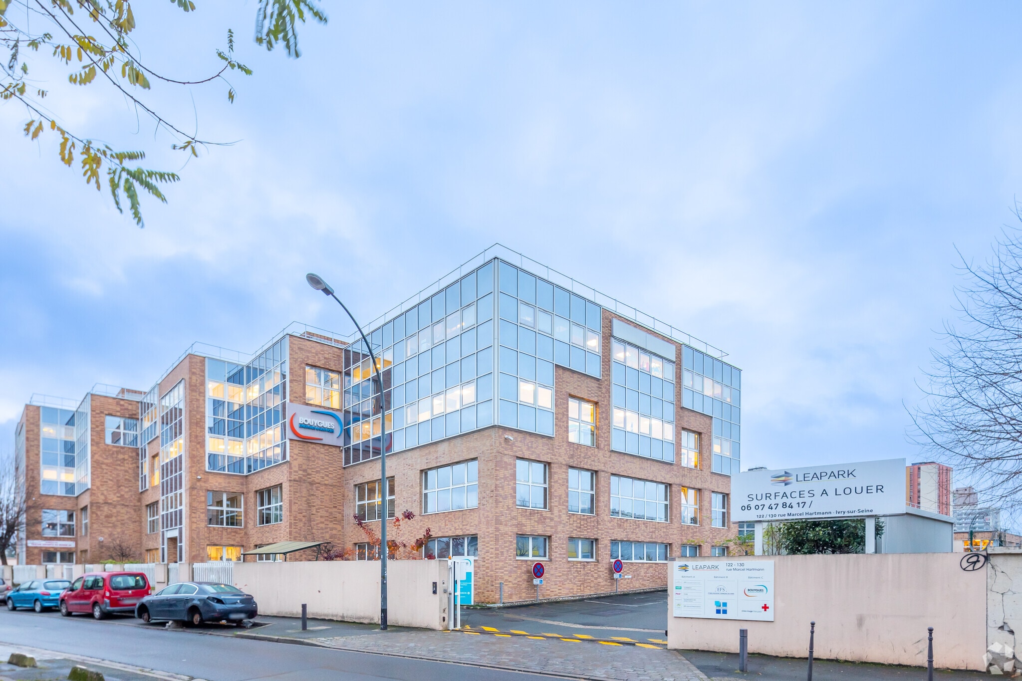 Flex in Ivry-sur-Seine for lease Primary Photo- Image 1 of 3