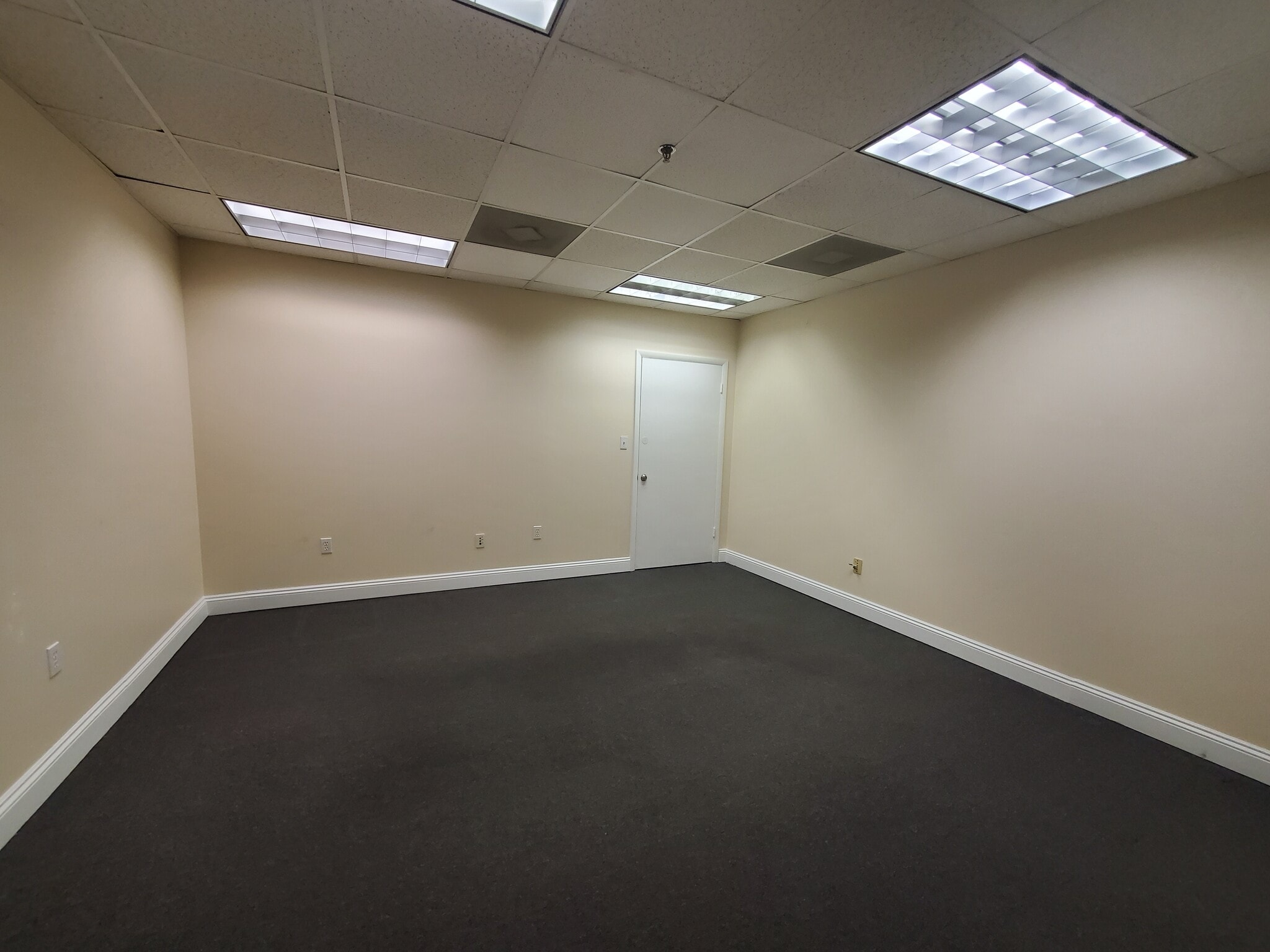 3825 Henderson Blvd, Tampa, FL for lease Interior Photo- Image 1 of 2